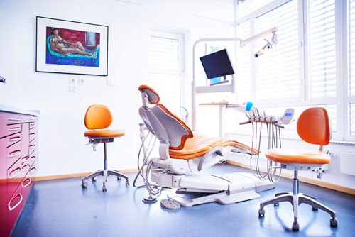 Behandlungszimmer Zahnarztpraxis Dr. Werdecker&Partner